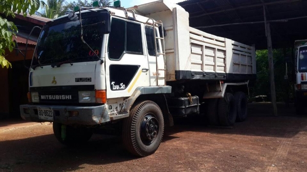 ขายดั้ม2เพลา FN527M-TD เครื่อง195แรง พ.เพาเวอร์ เบรกทิฟฟี่ ภายในสวย แอร์เย็น สภาพพร้อมใช้งาน เอกสารพร้อมโอน สนใจโทร 090-8588220คุณนะ 093-3258446คุณบิว หรือเข้าดูสินค้าอื่นๆได้ที่ www.truck.in.th/498 หรือเพจFacebook ณรงค์ ซื้อขายรถมือสอง (เว็บไซต์ส่วนตัว) ขายดั้ม2เพลา FN527M-TD เครื่อง195แรง พ.เพาเวอร์ เบรกทิฟฟี่ ภายในสวย แอร์เย็น สภาพพร้อมใช้งาน เอกสารพร้อมโอน สนใจโทร 090-8588220คุณนะ 093-3258446คุณบิว หรือเข้าดูสินค้าอื่นๆได้ที่ www.truck.in.th/498 หรือเพจFacebook ณรงค์ ซื้อขายรถมือสอง (เว็บไซต์ส่วนตัว)