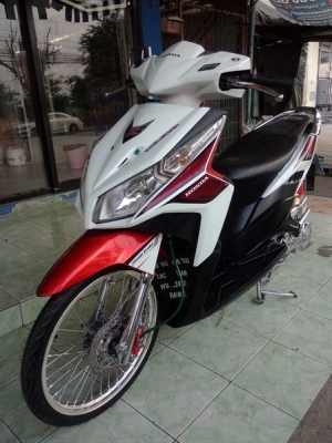 Click 110i หัวฉีดประหยัดน้ำมัน สวยๆเครื่องดีเดิมๆแต่งสวยภายนอก พร้อมเล่มครับ