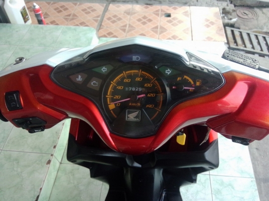 Click 110i หัวฉีดประหยัดน้ำมัน สวยๆเครื่องดีเดิมๆแต่งสวยภายนอก พร้อมเล่มครับ