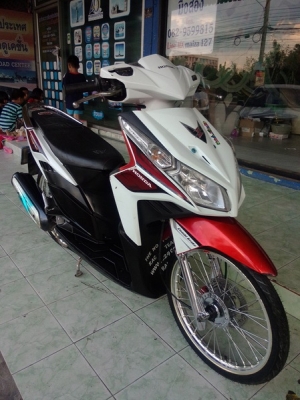 Click 110i หัวฉีดประหยัดน้ำมัน สวยๆเครื่องดีเดิมๆแต่งสวยภายนอก พร้อมเล่มครับ