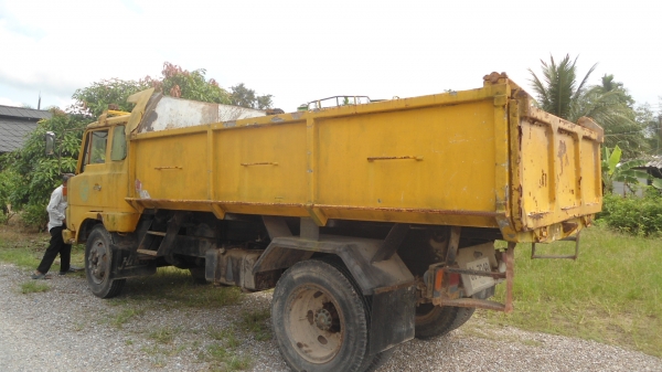 ขายครับฮีโน่  KL ยาง900  เครื่อง EC100  เอกสารทะบียนเต็ม หัวผุครับ  คัชซีสวยๆครับตามสภาพครับว่ากันไปดั้มดี  พื้นเป็นเลสสวยมากครับ