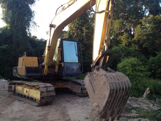 KOMATSU 120-3 รถพร้อมใช้ เครื่องดี ช่วงล่างพอใช้ แอร์เย็น เอกสารเล่มทะเบียนครับ