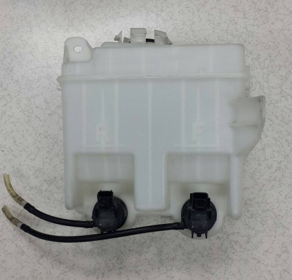 ถังพักน้ำฉีดกระจกมาพร้อมมอเตอร์ครบๆ ToyoTa wish