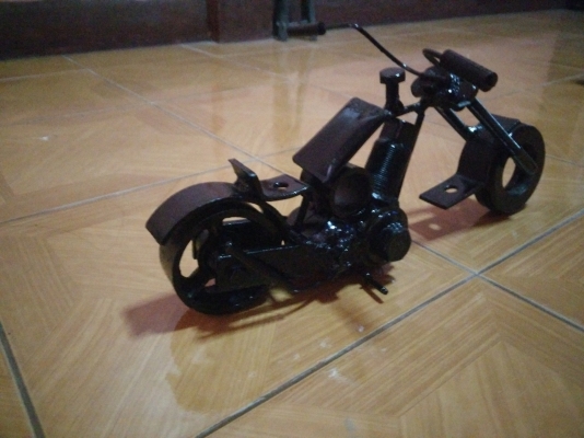 ช๊อปเปอร์จากเศษน๊อต