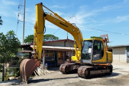 ขายด่วนรถแม็คโคร KOMATSU PC130-6K ซีเรียนสูงชั่วโม่งน้อยมีลายหัวแทก รถนอกนำเข้ายังไม่เคยใช้งานในเมืองไทยเลย