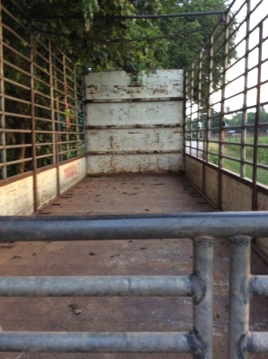 HINO6ล้อ (FF3H)195 แรง ยาว 7.2ม.เครื่องดี ยางดี ครัทซีสวย แอร์พร้อม กระจกไฟฟ้าขาย 650,000 บาท (ศุภากร 081-1903107 , 081-4252943)