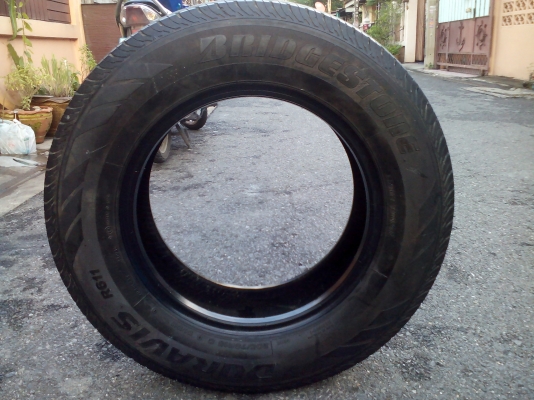 ขายเศษยาง 1 เส้น เอาทำยางอะไหล่ หรือเปลี่ยนใส่รถได้ ยี่ห้อ Bridgestone Duravis R611 205/70/R15 ปี 12 ไม่บวม,ไม่เคยปะ,ดอกยังหนา