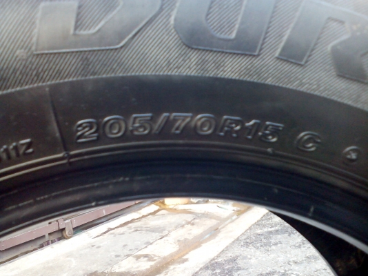 ขายเศษยาง 1 เส้น เอาทำยางอะไหล่ หรือเปลี่ยนใส่รถได้ ยี่ห้อ Bridgestone Duravis R611 205/70/R15 ปี 12 ไม่บวม,ไม่เคยปะ,ดอกยังหนา ขายเศษยาง 1 เส้น เอาทำยางอะไหล่ หรือเปลี่ยนใส่รถได้ ยี่ห้อ Bridgestone Duravis R611 205/70/R15 ปี 12 ไม่บวม,ไม่เคยปะ,ดอกยังหนา
