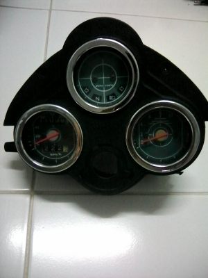 ไมล์แต่งพร้อมเกจน้ำมันและวัดรอบ สไตล์ classic ราคา 800 บาท