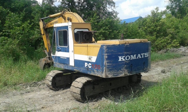 KOMATSU PC120-2  มีแอร์ สภาพดีพร้อมใช้