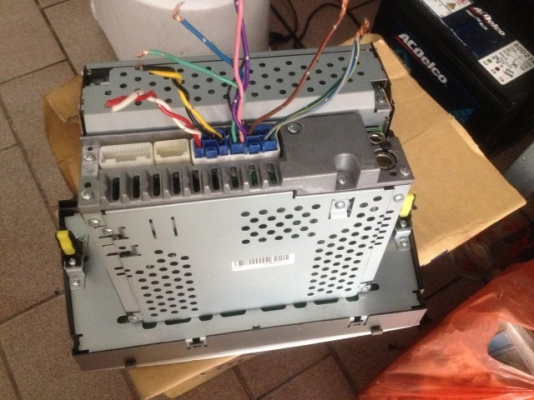 วิทยุเดิม TOYOTA CAMRY เล่นCD MP3 ใส่ได้6เเผ่นสภาพสวยเครื่องเดิมๆไม่เคยเเกะ