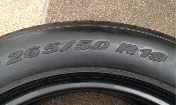 ยาง PIRELLI 265 50 19 ดอกเต็ม พร้อมใช้งาน ราคาชุดไม่แพง