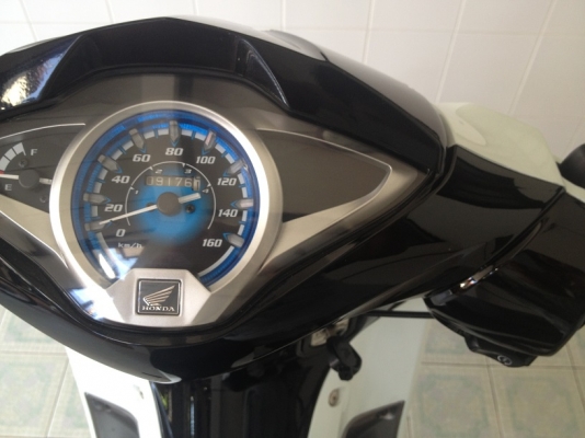 Wave125i โฉมล่าสุด ลายใหม่ สต๊าดมือ วิ่ง9000 ปลายปี56 (ของแถม 4 รายการ)
