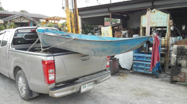 Sell>> เรือแจวโดยสาร สภาพใหม่ เก่าเก็บ ใช้แค่ตอนน้ำท่วมปี 54 รอบเดียว สวยๆครับ!!