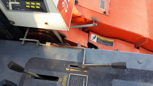 ขายรถเกี่ยวข้าว DC 60  ตามสภาพ