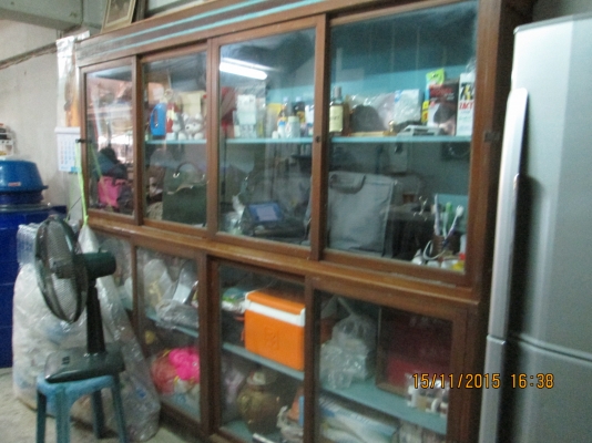 ตู้โชว์ห่วย  สภาพดี  ไม้เต็ม  ร้านค้าเลิกกิจการ   พร้อมจบครับ