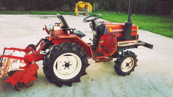 ขายด่วนรถไถยันมาร์เก่านอกสภาพเดิมๆ