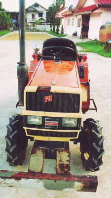 ขายด่วนรถไถยันมาร์เก่านอกสภาพเดิมๆ