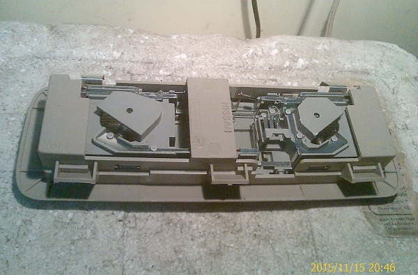 ไฟส่องแผนที่แบบแยกสวิตช์ ซ้าย-ขวา nissan แท้ติดรถ