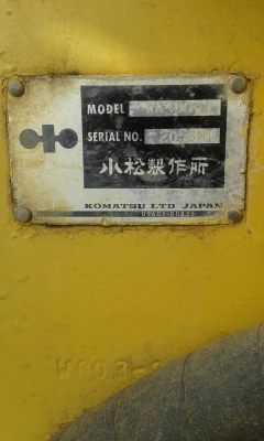 ขายรถตักเอวออ่นWA400-1รถทำงานได้836ชั้วโมงมีเล่มทะเบืยน