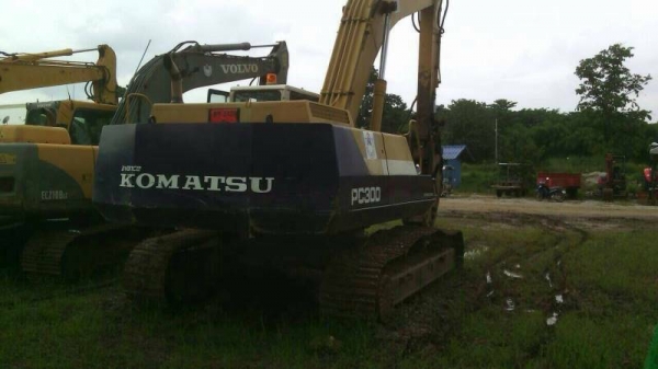 ขายด่วนรถแบคโฮPC300-5รถติดหัวรายแหยกมีเล่มทะเบืยน ขายด่วนรถแบคโฮPC300-5รถติดหัวรายแหยกมีเล่มทะเบืยน