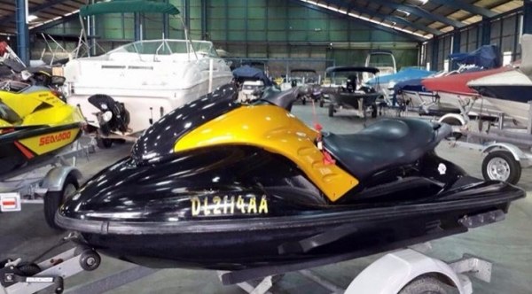 ชาย Jetski YAMAHA GP1300R ชาย Jetski YAMAHA GP1300R