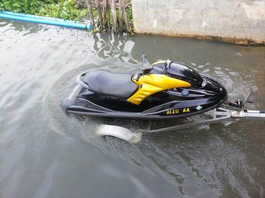 ชาย Jetski YAMAHA GP1300R ชาย Jetski YAMAHA GP1300R