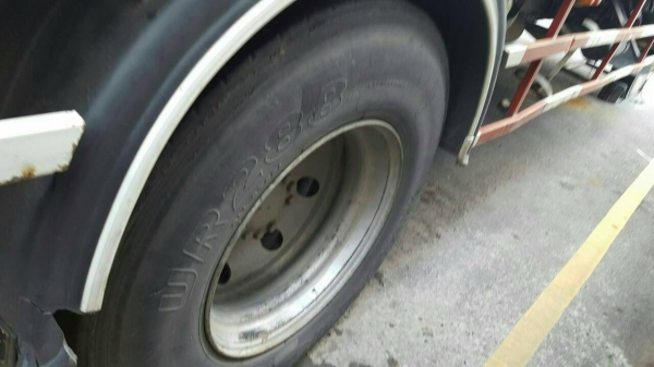 หกล้อ อีซูซุ FTR 200ปี46 บรรทุกตู้แห้ง10บาน ช่วงยาว 7.20ม สภาพดีสวยพร้อมใช้ ทะเบียนพร้อมโอน หกล้อ อีซูซุ FTR 200ปี46 บรรทุกตู้แห้ง10บาน ช่วงยาว 7.20ม สภาพดีสวยพร้อมใช้ ทะเบียนพร้อมโอน