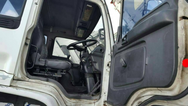 หกล้อ อีซูซุ FTR 200ปี46 บรรทุกตู้แห้ง10บาน ช่วงยาว 7.20ม สภาพดีสวยพร้อมใช้ ทะเบียนพร้อมโอน หกล้อ อีซูซุ FTR 200ปี46 บรรทุกตู้แห้ง10บาน ช่วงยาว 7.20ม สภาพดีสวยพร้อมใช้ ทะเบียนพร้อมโอน