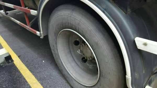 หกล้อ อีซูซุ FTR 33P2-200แรงปี46 เครืองเกียร๋เดิมแน่น ช่วงล่างใหญ่ ราคา 680,000บ ทะเบียนพร้อมโอน หกล้อ อีซูซุ FTR 33P2-200แรงปี46 เครืองเกียร๋เดิมแน่น ช่วงล่างใหญ่ ราคา 680,000บ ทะเบียนพร้อมโอน