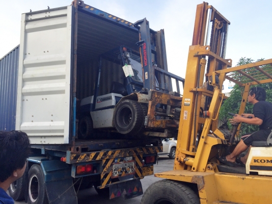 -:-*&bull;*ข า ย ร ถ ย ก นำ เ ข้ า*&bull;*-:-KOMATSU FD30-11 เครื่องดีเซล เกียร์ออโต้ เสาสูง4เมตร งาเท สนใจติดต่อ083-062-0223