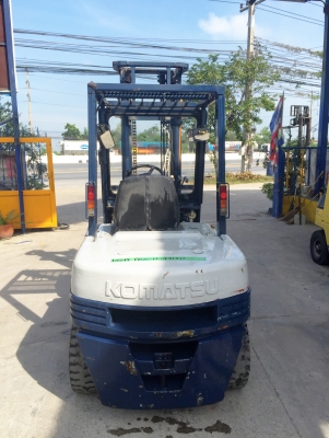 -:-*&bull;*ข า ย ร ถ ย ก นำ เ ข้ า*&bull;*-:-KOMATSU FD30-11 เครื่องดีเซล เกียร์ออโต้ เสาสูง4เมตร งาเท สนใจติดต่อ083-062-0223