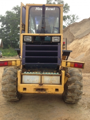 (ยังอยู่)รถตักล้อยางWA100-1 เก๋งตู้...รถสภาพดี รถสวย พร้อมใช้..