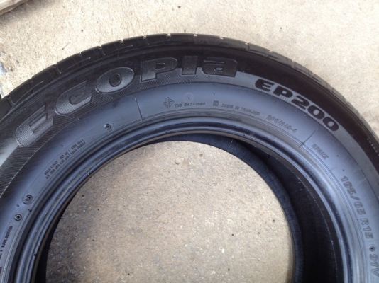 ยางBRIDGESTONE 195 65R15ลงพื้นปี2015สภาพสวยมากดอกเต็มๆ ยางBRIDGESTONE 195 65R15ลงพื้นปี2015สภาพสวยมากดอกเต็มๆ