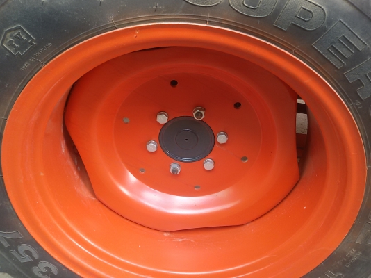 รถไถคูโบต้าL3608แรง พร้อมไช้งาน  ขายใน  ราคา298000บาท รถอยู่วังบัว คลองขลุง กำแพงเพชร    สนใจสอบุถามได้ที่081 3655997 อำพร  พาเจริญ  ราคาต่อรองได้อีกนะครับ