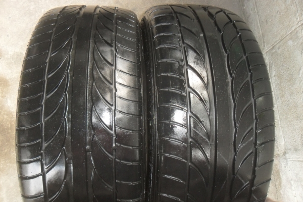 ยาง 225/40ZR18ปี12 สวยๆ 1 คู่ ราคา 1500 บาท