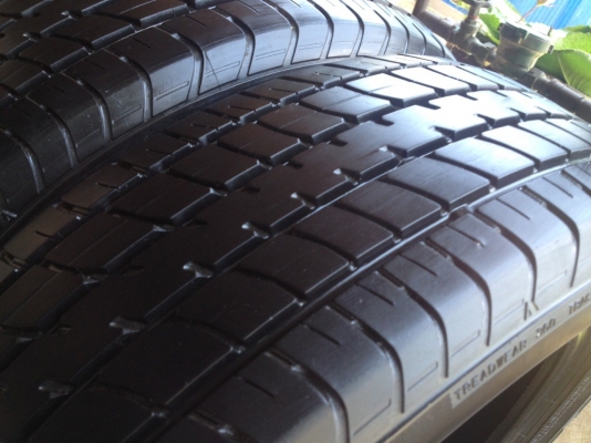 ยางDUNLOP 185 60R15 ปี2015สภาพสวยดอกเยอะมากใช้ได้อีกนาน ยางDUNLOP 185 60R15 ปี2015สภาพสวยดอกเยอะมากใช้ได้อีกนาน
