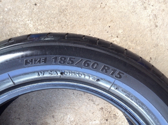 BRIDGESTONE 185 60R15 ปี2014 สภาพสวยดอกเยอะมากใช้ได้อีกนาน