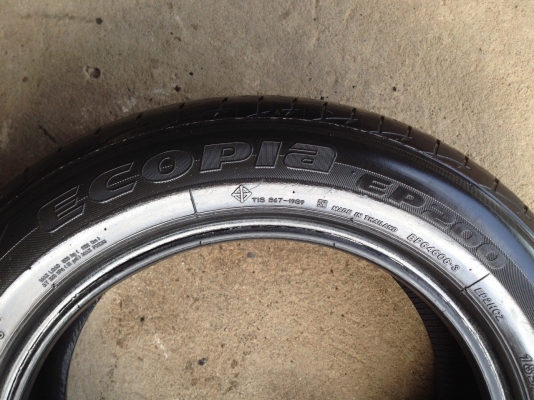 BRIDGESTONE 185 60R15 ปี2014 สภาพสวยดอกเยอะมากใช้ได้อีกนาน