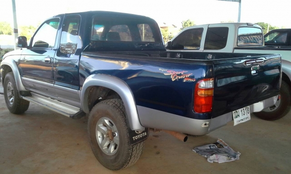 TOYOTA 3.0D4D โฟวีลแท้ปี 47 รถสวยพอใช้ สีเดิมอาบมาแล้ว TOYOTA 3.0D4D โฟวีลแท้ปี 47 รถสวยพอใช้ สีเดิมอาบมาแล้ว