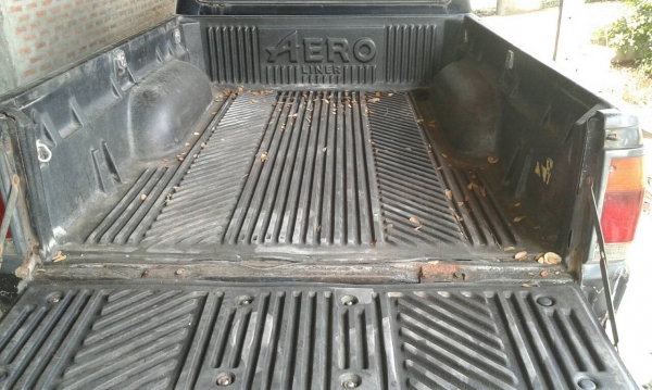 Mazda B2500 แค๊ป ปี 96 เครื่องอีซูซุฝาดำ เครื่องดี ช่วงล่างแน่น คัทซีสวย มีสีไม่สวยอย่างเดียว