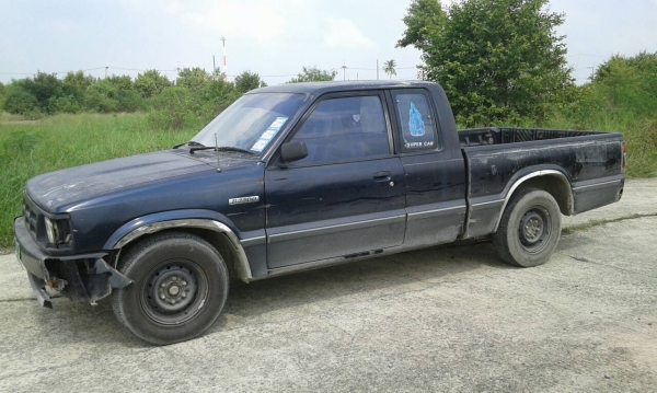 Mazda B2500 แค๊ป ปี 96 เครื่องอีซูซุฝาดำ เครื่องดี ช่วงล่างแน่น คัทซีสวย มีสีไม่สวยอย่างเดียว