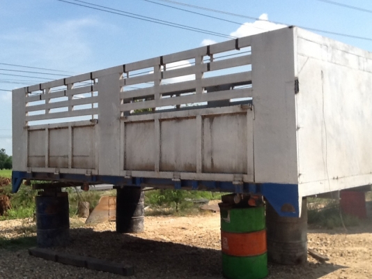 กระบะเหล็ก 10 ล้อยกลงจากHINO KT