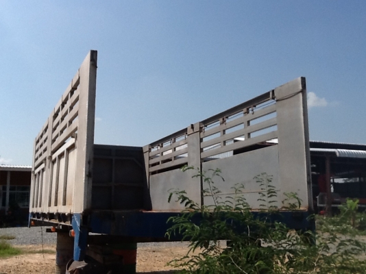 กระบะเหล็ก 10 ล้อยกลงจากHINO KT