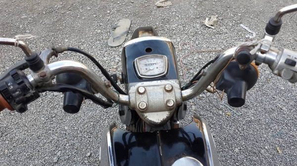 วุฒิ นนบุรี ฮอนด้า C92 หมูสภาพบ้านๆสีเดิมทั้งคันทะเบียนแท้พร้อมโอน