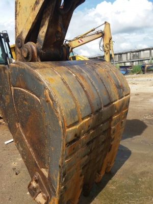 รถขุดCAT320D...15609 ชม.   เล่มทะเบียนพร้อม ไม่ขาด. รถสภาพดี. สวย..