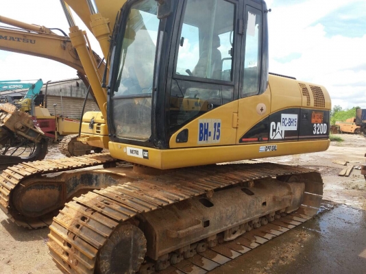 รถขุดCAT320D...15609 ชม.   เล่มทะเบียนพร้อม ไม่ขาด. รถสภาพดี. สวย..