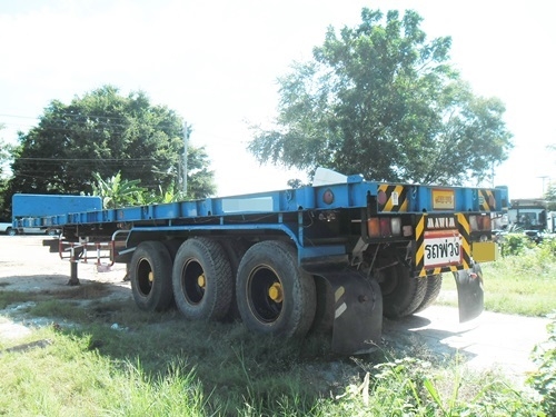 ขายด่วน!!! หางพื้นเรียบ 3 เพลา ยี่ห้อพนัสมาวิน (มีระบบยกล้อ) -- สนใจติดต่อ คุณตั้ม 081-9512529