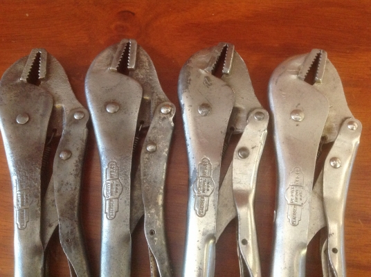 ขายคีมล็อค Vintage Petersen Vise Grip 10R สามแถวหายาก มือจับ และโลโก้คมๆ ชัดๆ ทุกตัว ขายตัวละ