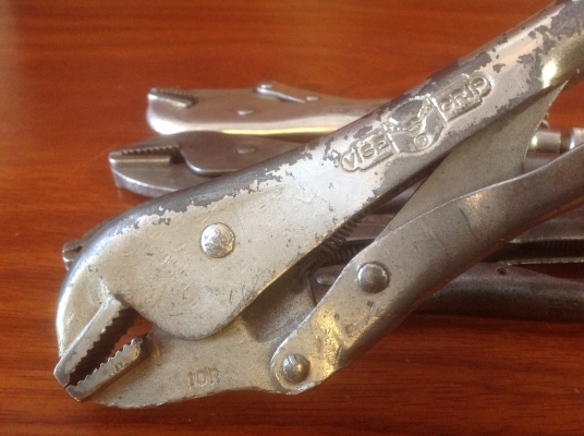 ขายคีมล็อค Vintage Petersen Vise Grip 10R สามแถวหายาก มือจับ และโลโก้คมๆ ชัดๆ ทุกตัว ขายตัวละ